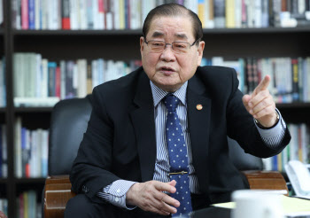 원로의 경고 “이젠 화합할 때…이대로 대립하다간 모두 공멸”