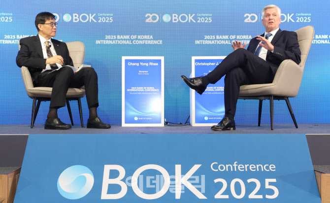 대담하는 이창용 한은 총재-크리스토퍼 월러 미 연방준비제도 이사                                                                                                                                    