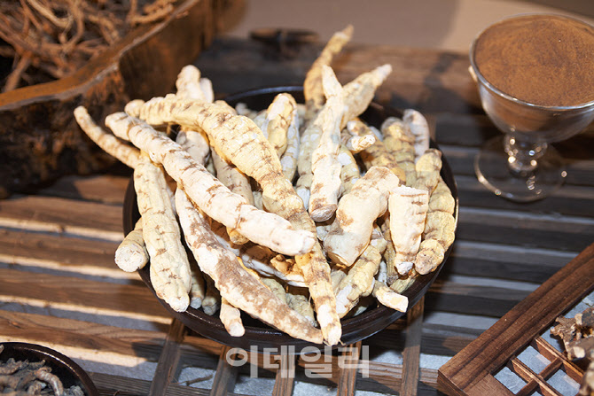 백수오 파동에 8만원→8천원 폭락했는데…개미들 '탄식'