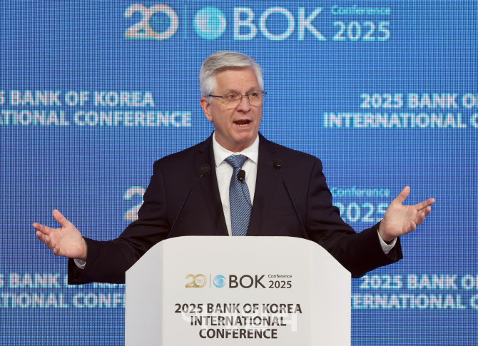 BOK 국제컨퍼런스 기조연설하는 크리스토퍼 월러 미국 연방준비제도 이사                                                                                                                              