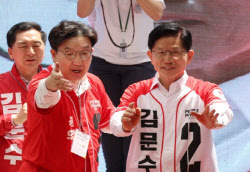“김문수만은 절대…아니 이재명!” 멋쩍은 권성동, 웃픈 해프닝?