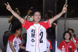 [포토]2번을 외치는 김문수 대선 후보                                                                                                                                                                     