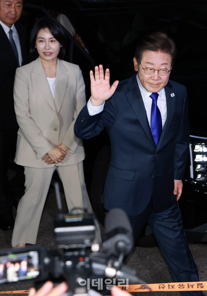 당선 확실, '당사에 도착한 이재명'                                                                                                                                                       