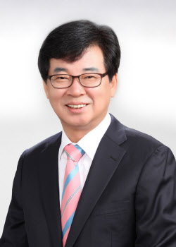 [피플] 김성 장흥군수 &quot;문학은 사람이 남는 이유입니다&quot;