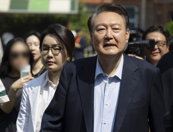 &apos;3대 특검법&apos; 국회 통과…尹 부부 전면 재수사 현실화