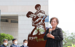 내 손으로 뽑는 대통령, 그 아래 피묻은 역사 [그해 오늘]