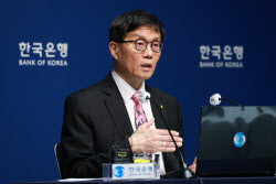 원화 스테이블코인 도입 속도 내는 정부, 제동 거는 한은