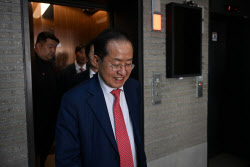 홍준표 “개혁신당행은 낭설…국민의힘 해산 못 피할 것”