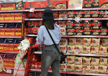 李대통령 ‘라면 가격’ 언급에…당혹스런 식품업계