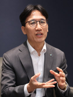 "전국민 25만원·지역화폐, &apos;반짝효과&apos; 그쳐" 李노믹스 대안은