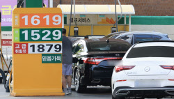 기름값 내려도 국민 저항 우려에…새 정부, 유류세 인하 연장할 듯