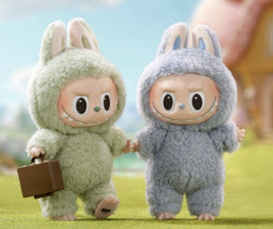 이 중국 인형, 금보다 낫다더니…경매서 2억원에 낙찰