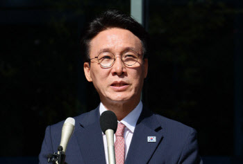 “김민석, 불법자금 제공자에 돈 빌리고 안갚아” 의혹 제기