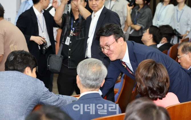 더불어민주당 원내대표 선출 의총 참석하는 김민석 총리 후보자                                                                                                                                       