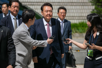 尹, 오늘 내란 7차 공판…3대 특검 임명 후 첫 법정 출석