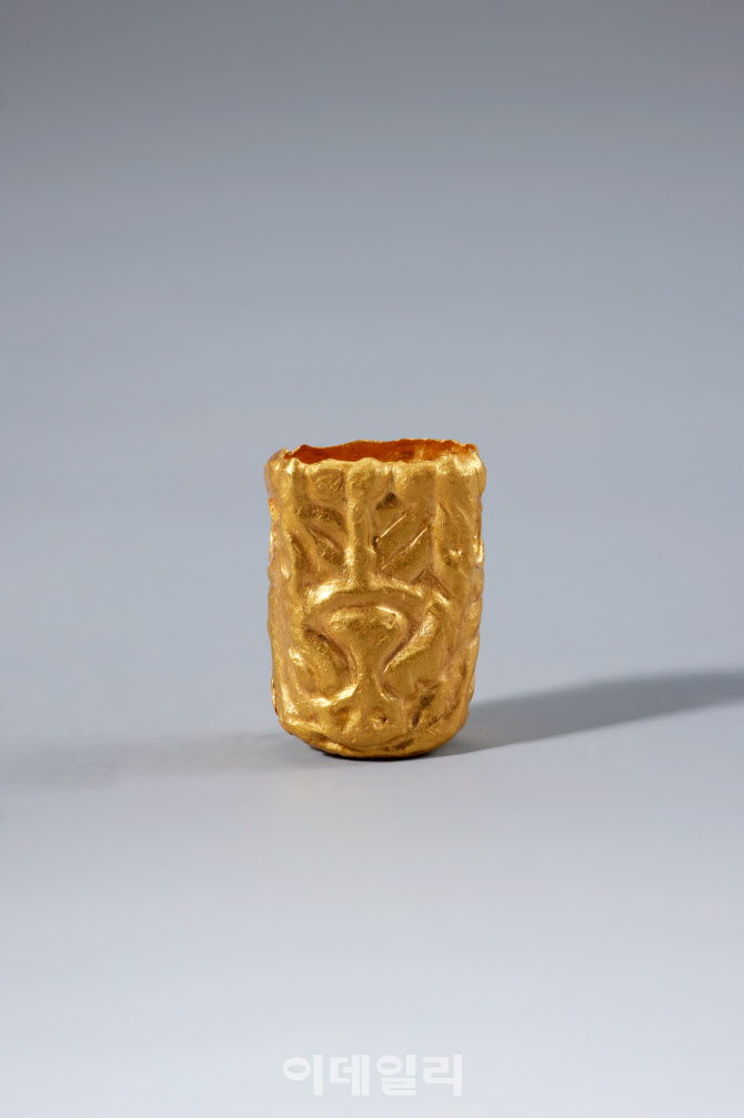  공주 왕릉원 2호분 출토 장식칼 부속                                                                                                                                                               