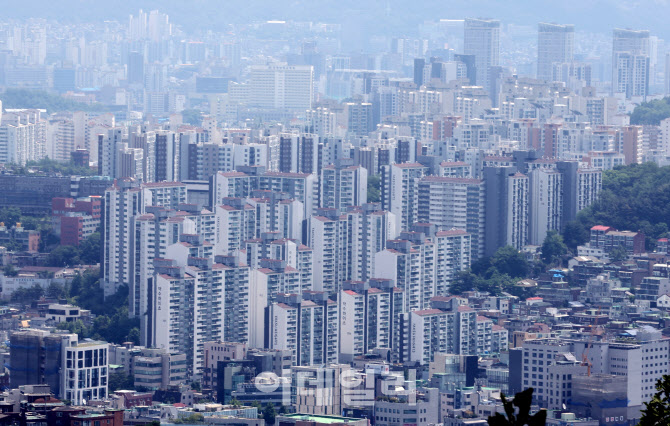 집값이 물가보다 17배 올랐다…비강남권도 '불장'