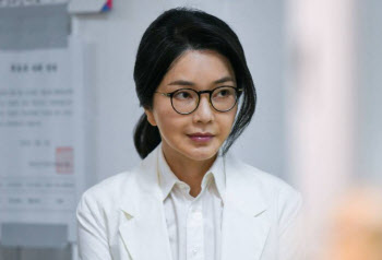 “김건희, 지병있나?” “서민은 암 걸려도 못 가”…‘특혜 입원’ 논란