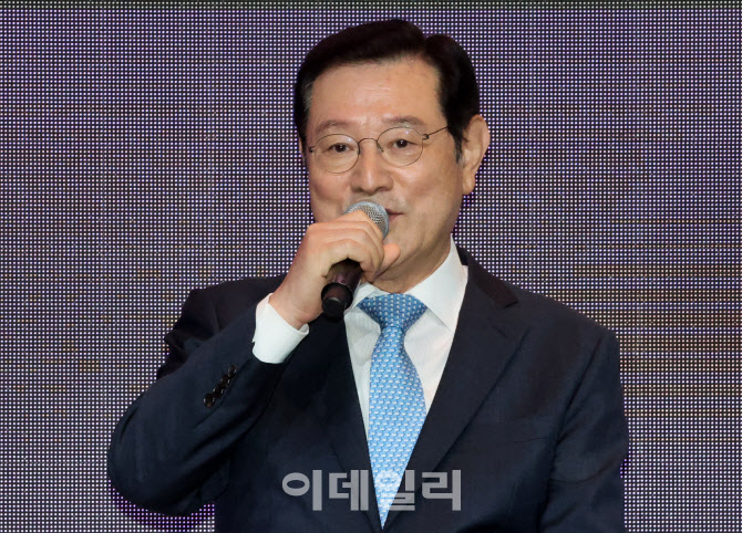 대담하는 이용섭 전 광주시장                                                                                                                                                                       