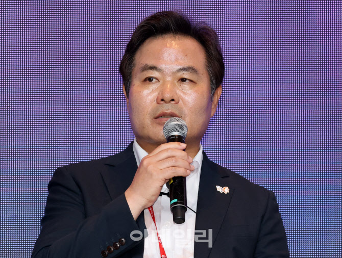 대담하는 김학홍 경상북도 행정부지사                                                                                                                                                               