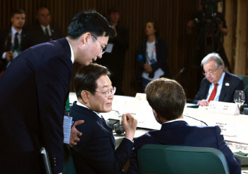 유인태 "이재명 첫 외교 잘했다…여사가 쇼핑도 안 해"