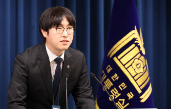 하정우 수석 “AI는 국가 경쟁력 핵심…3~5년이 골든타임”