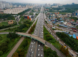 전국 장마 소식에 교통량 감소…서울→부산 5시간20분