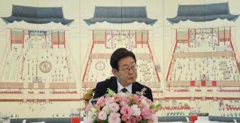 李대통령, 말레이시아 총리와 통화…“녹색성장·방산 등 협력 확대”