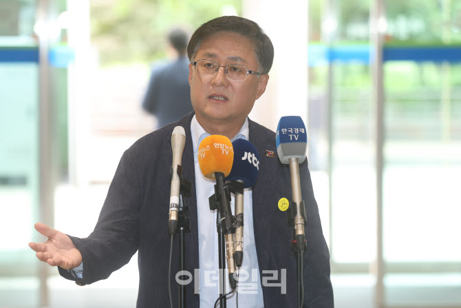 환경부 장관 후보자로 지명된 김성환 의원                                                                                                                                                           