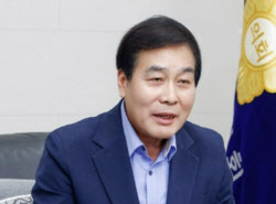 축사 기회 없다고 &apos;공무원 폭행&apos;…구미시의원, 의원직 유지