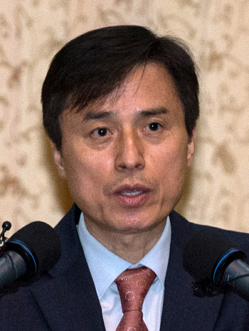 내란특검, 尹 체포영장 청구…소환 불응에 강제수사