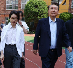 서정욱 “尹, 매일 김 여사 간호…몸 상태 안 좋아졌다”