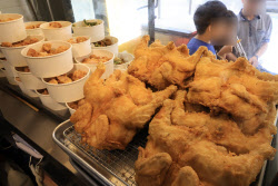 [단독]치킨값 내릴까…브라질산 닭고기, 수입 전면 재개