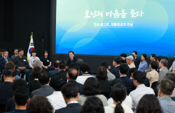 李대통령 “사시 부활, 개인적으로 공감…쉽게 말하긴 어려운 주제”