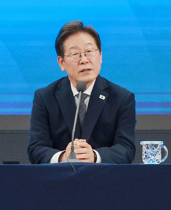 &apos;전문가 전면 배치&apos; 李 대통령, 주요 부처 차관급 인사(상보)