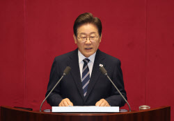 李대통령 직무수행 긍정률 64%…“경제·추진력 높이 평가”[한국갤럽]