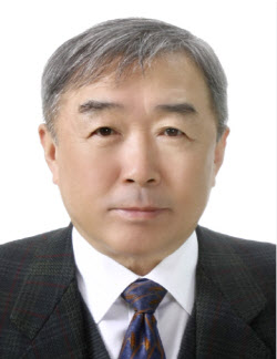 [화제의 바이오人]윤대인 삼천당제약 회장, 장녀·사위에게 지분 전량 증여한 배경은?