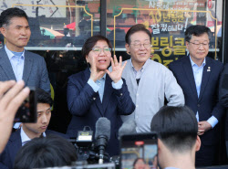 정은경 복지장관 후보자 남편 '코로나 주식 투자' 공방 예고