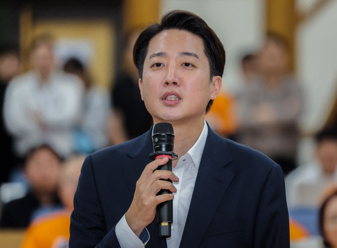 이준석 제명 청원 60만명 돌파