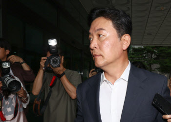 내란특검, &apos;尹 체포 방해&apos; 김성훈 전 경호처 차장 소환