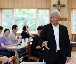 [포토] 기자간담회 참석하는 유흥식 추기경                                                                                                                                                                