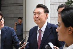 [포토] 9차 공판 향하는 윤석열 전 대통령                                                                                                                                                                 