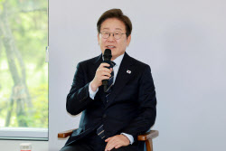 李 대통령의 첫 실패와 성공, 병아리 50마리 기르기였다?