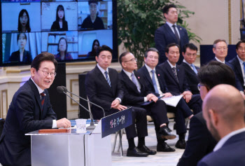 李대통령 “차별금지법 중요 과제지만 민생·경제가 더 시급”