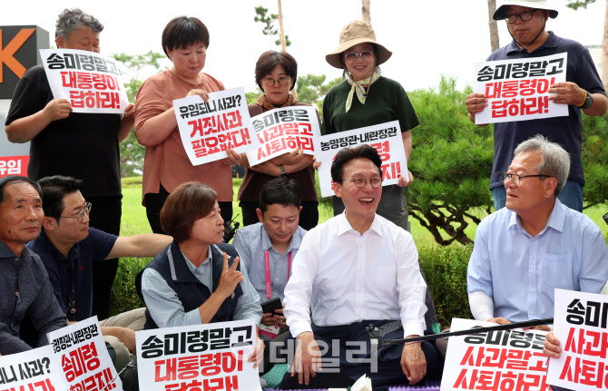 총리 취임 후 첫 일정을 농민단체와 면담                                                                                                                                                            