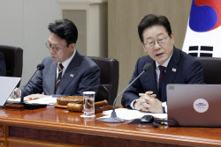 李대통령 “국민 삶의 마중물 되게”…국무회의서 추경 신속 집행 당부(상보)
