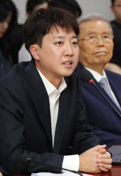 &apos;이준석 제명&apos; 국회 청원 역대 2위로 마감...1위는 &apos;尹탄핵&apos; 청원