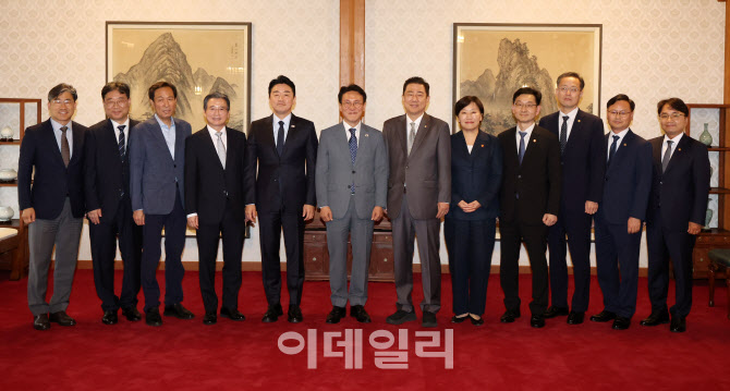 이재명 정부 첫 고위당정협의회 시작합니다