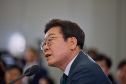 李대통령 국정지지도 62.1%…취임 한달 만에 60%대 진입[리얼미터]