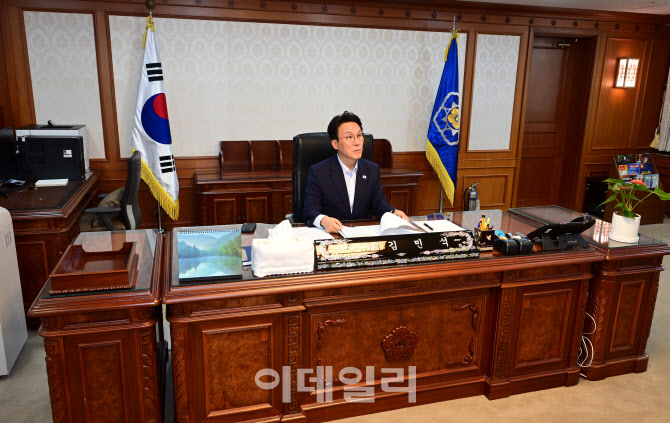 김민석 국무총리 집무실 공개                                                                                                                                                                       